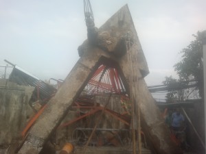 Scene of the collapsed mast