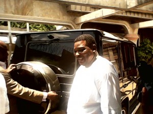 Goddy Jedy Agba arriving the palace of the Muri Munene