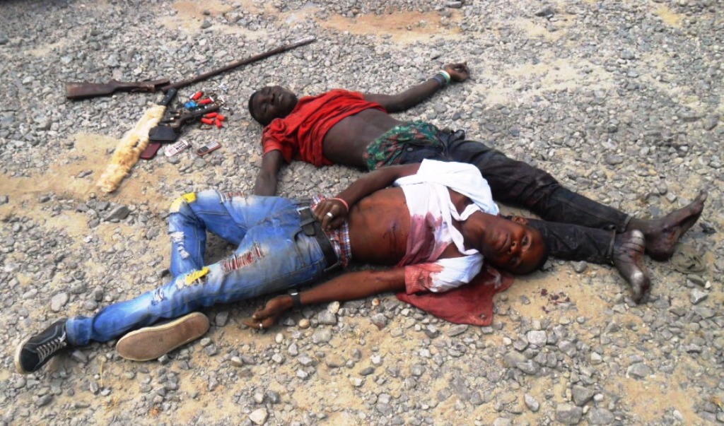 The-alleged-armed-robbers-shot-dead-and-the-recovered-arms
