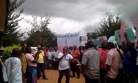 Obudu residents protesting power outage during the week