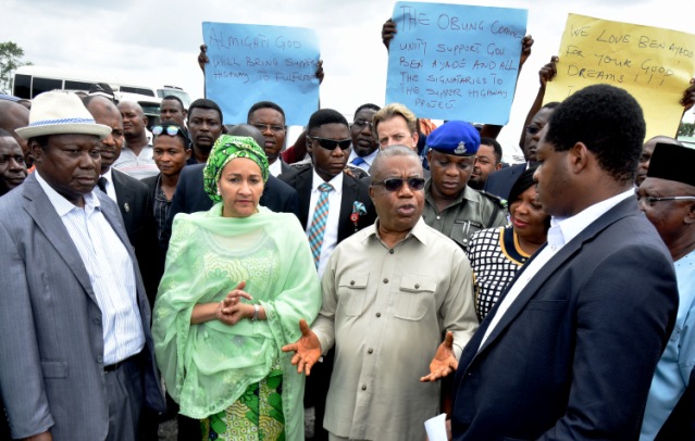 Minister of Environment, Hajia Amina Muhammed and Deputy Governor of Cross River State, Prof. Ivara Esu (M) flanked by the DG Infracross, Engineer Eugene Akeh(L) and Technical Adviser, Cross River Superhighway, Mr. Eric Akpo during a tour of the project site by the Minister and her team in Akamkpa