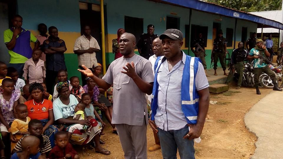 Obanliku council chairman Jerry Ashua (left) and DG SEMA John Enaku (right) addressing some of the internally displaced person (IDPs ) at the divisional Police headquarters Sankwala.