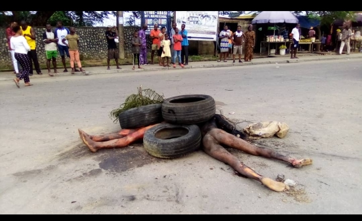 JUNGLE JUSTICE: Suspected Robbers Burnt In Calabar – CrossRiverWatch